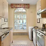 Three Bedroom Apartment In Sloane Square