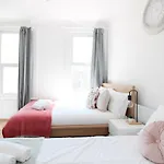 Lovely Studio Flats In Hackney