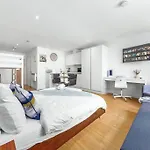 Sleep 6 Piccadilly Retreat 1 Bedroom Flat Vr5