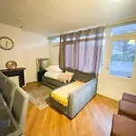 Flat 4, Kingsbury House