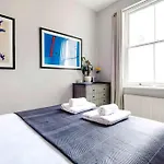 Contemporary Clapham Living