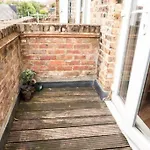 94B Mackenzie Road