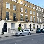 Hyde Park Two Bedroom Apartment