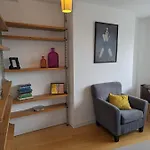 2 Bed Flat In Heart Of Hackney