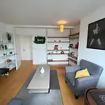 2 Bed Flat In Heart Of Hackney