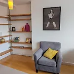 2 Bed Flat In Heart Of Hackney