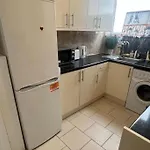 2 Bedroom Flat In Central London