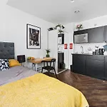 Private Studio In Central Ldn Book On Airbn For Amazing Rates Instead
