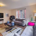 Covent Garden Haven - 2 Bedrooms. 2 Bathrooms