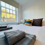 Cosy London Bedroom Near Oval Station - Shared Bathroom