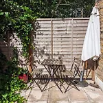 Modern Studio In Finsbury Park