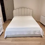 Flat Next To Chelsea Fc Stadium