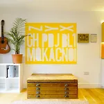 Stunning 3-Bedroom Townhouse In Superb Location