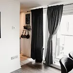 2 Bed River View Greenwich