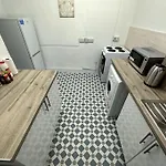 Incredible 2 Bedroom On Tower Bridge
