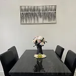 2 Bedroom Flat In London