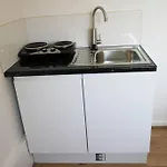 Ensuite With Kitchen Modern Large Double-Bed Room In Zone 2
