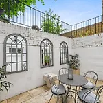 Stunning 3 Bed 2 Bathroom Basement Flat In Earls Court, London