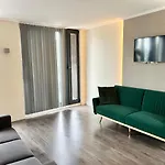 Luxuries 2 Bed Room Flat In Canary Wharf