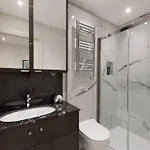Wonderful Knightsbridge Apartment By Harrods