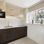 Wonderful Knightsbridge Apartment By Harrods