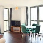 Venice Court London 2Bedroom Apartment