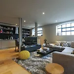 Manhattan Style Apartment In Fulham