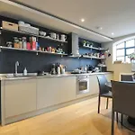 Manhattan Style Apartment In Fulham