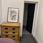 Private Room With En-Suite In Catford, London
