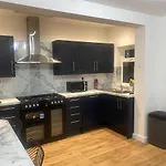 Private Room With En-Suite In Catford, London