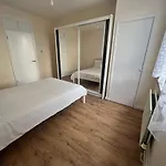 Room In Apartment In Greather London