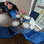 2 Bed Luxurious Apartments Canary Wharf