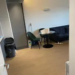 Lovely Bright, Modern 1-Bed Apartment