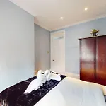 Classic Mayfair 1 Bedroom Apartment