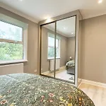 Cozy 3-Bedroom Flat In Willesden Green London