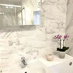 Cozy+Elegant Studio@ West London