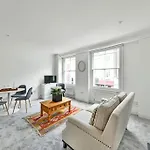 Walton Street Retreat
