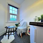Charming Room In Central London