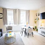 Hammersmith Apollo 1 Bedroom Apartment