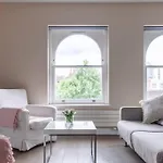 Spacious Modern One Bedroom Flat In Chelsea