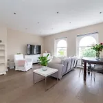 Spacious Modern One Bedroom Flat In Chelsea