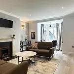 Kevins Place Near Paddington