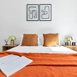 Modern Luxe Apt Just 10 Mins From Tower Bridge! Easy Access To Tube And Bus