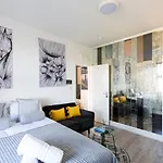 Cosy Central Studio Apartment Zone 2