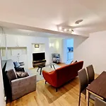 Beautiful Hyde Park Flat By Lancaster Gate Station With Private Back Patio