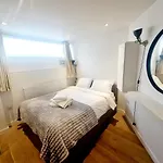 Manhattan Style Apartment In Fulham