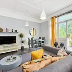 Stylish Garden Flat In Kensington Olympia