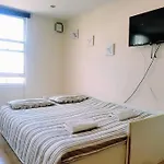 Cosy Studio Flat In Great Locationin London