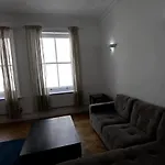 Beautiful 2-Bed Flat In London