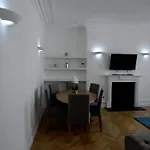 Beautiful 2-Bed Flat In London